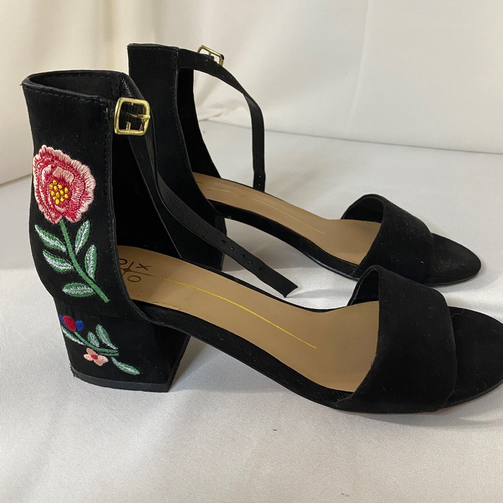XOXO Women's Embroidered Flowers Suede Strap Sandal Block Heel Boho Style